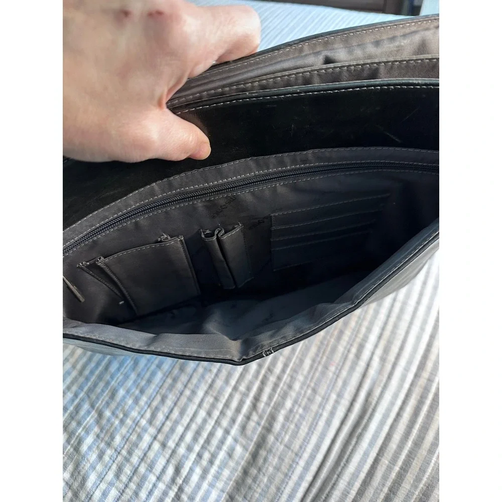 Samsonite‎ Black Leather Messenger Bag Laptop Briefcase Flap Over Crossbody